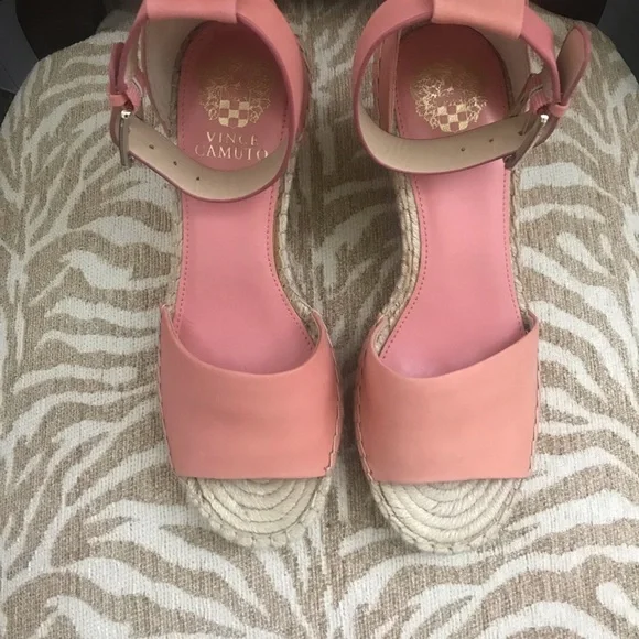 Pretty wedge sandals - Picture 2 of 6